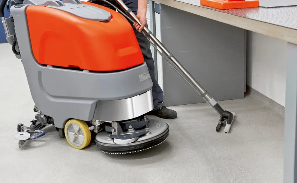 Hako Scrubmaster B30 im Einsatz
