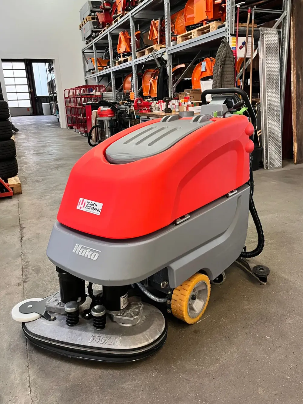 Reinigungsmaschine Hako SCM B70 frontansicht