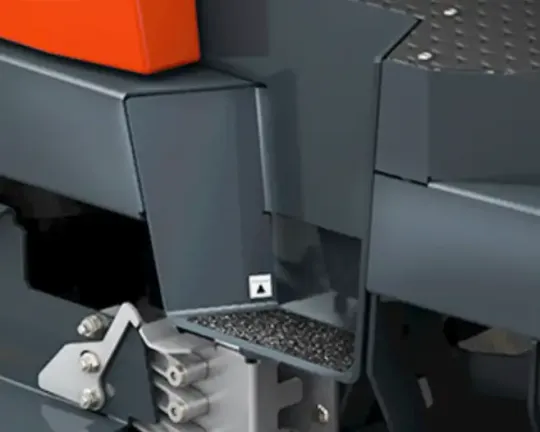 Hako Scrubmaster B400 RH, Aufstieg zum Fahrersitz