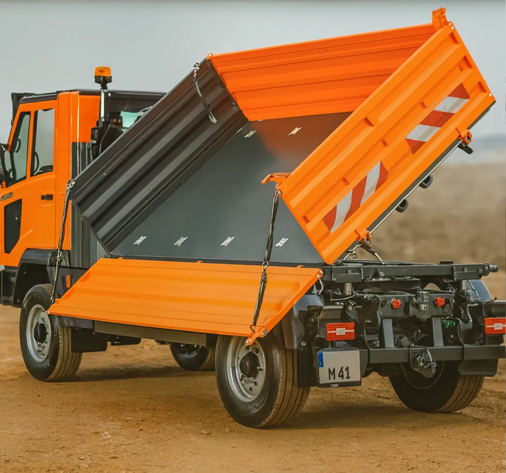 Multicar M41 als Dreiseitenkipper