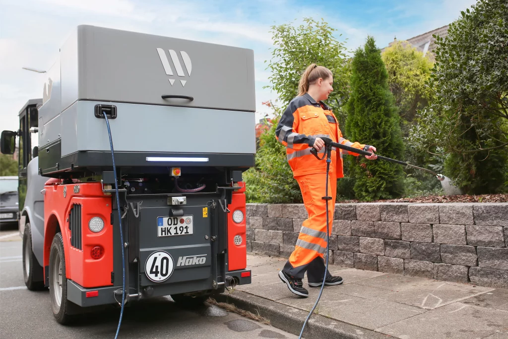 Bewässerung mit Hako Oertzen in Kombination mit Citymaster 1650