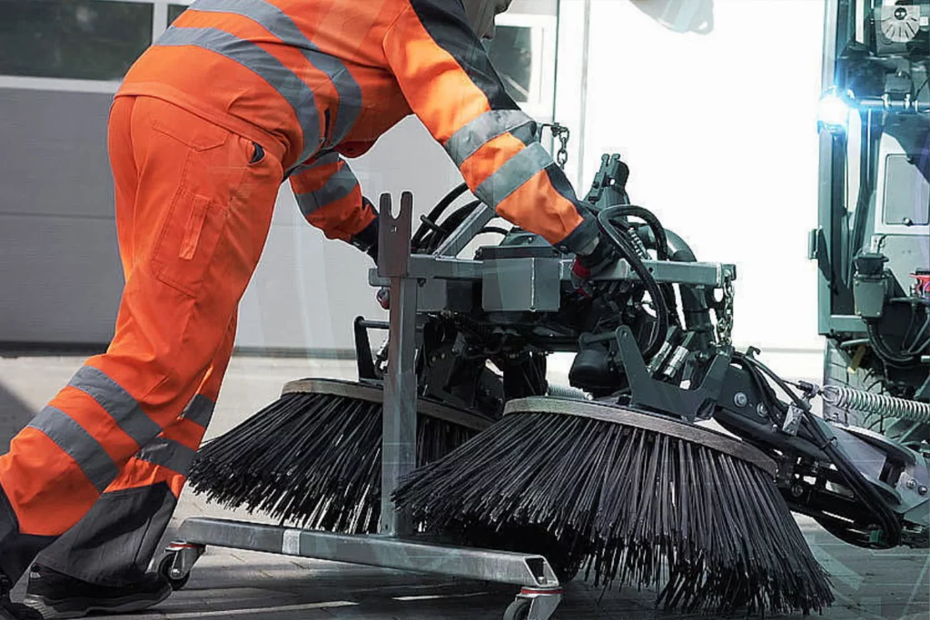 Tellerbürste wird schnell am Citymaster angebracht