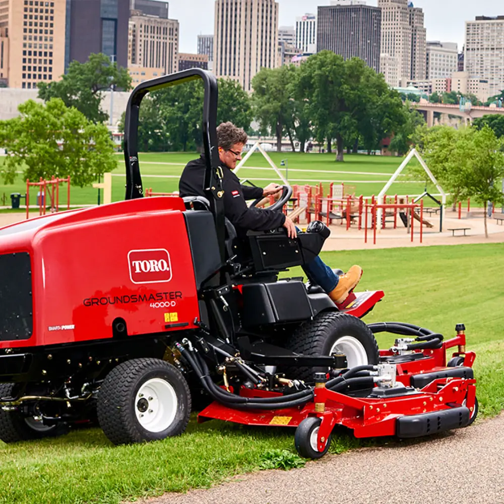 groundsmaster mäht präzise randnah