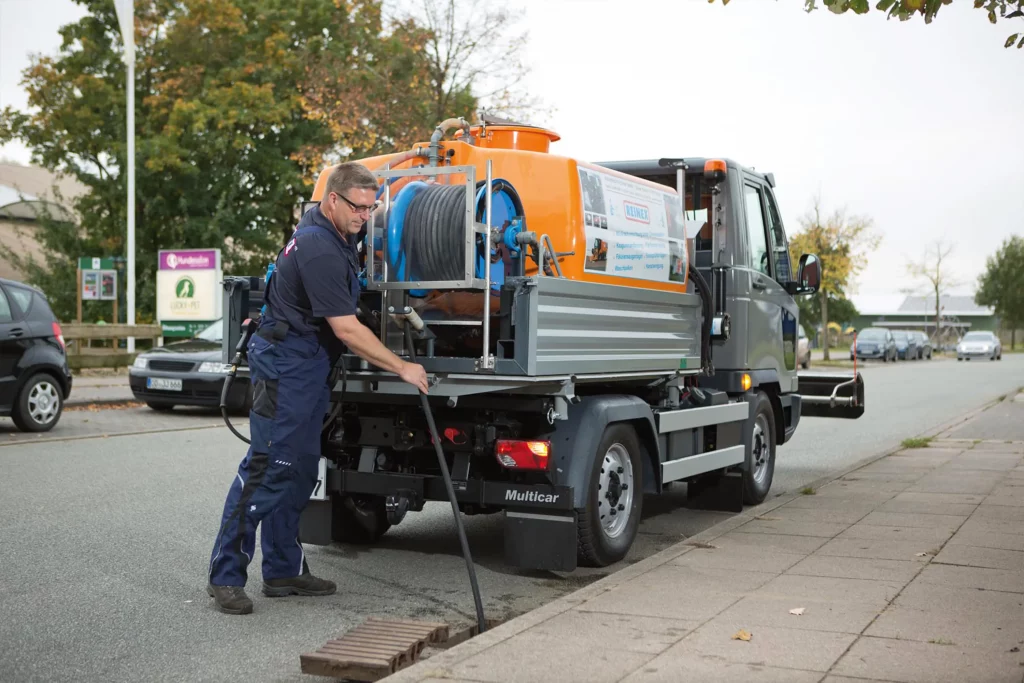 kanalreinigung mit wasserstrahltechnik