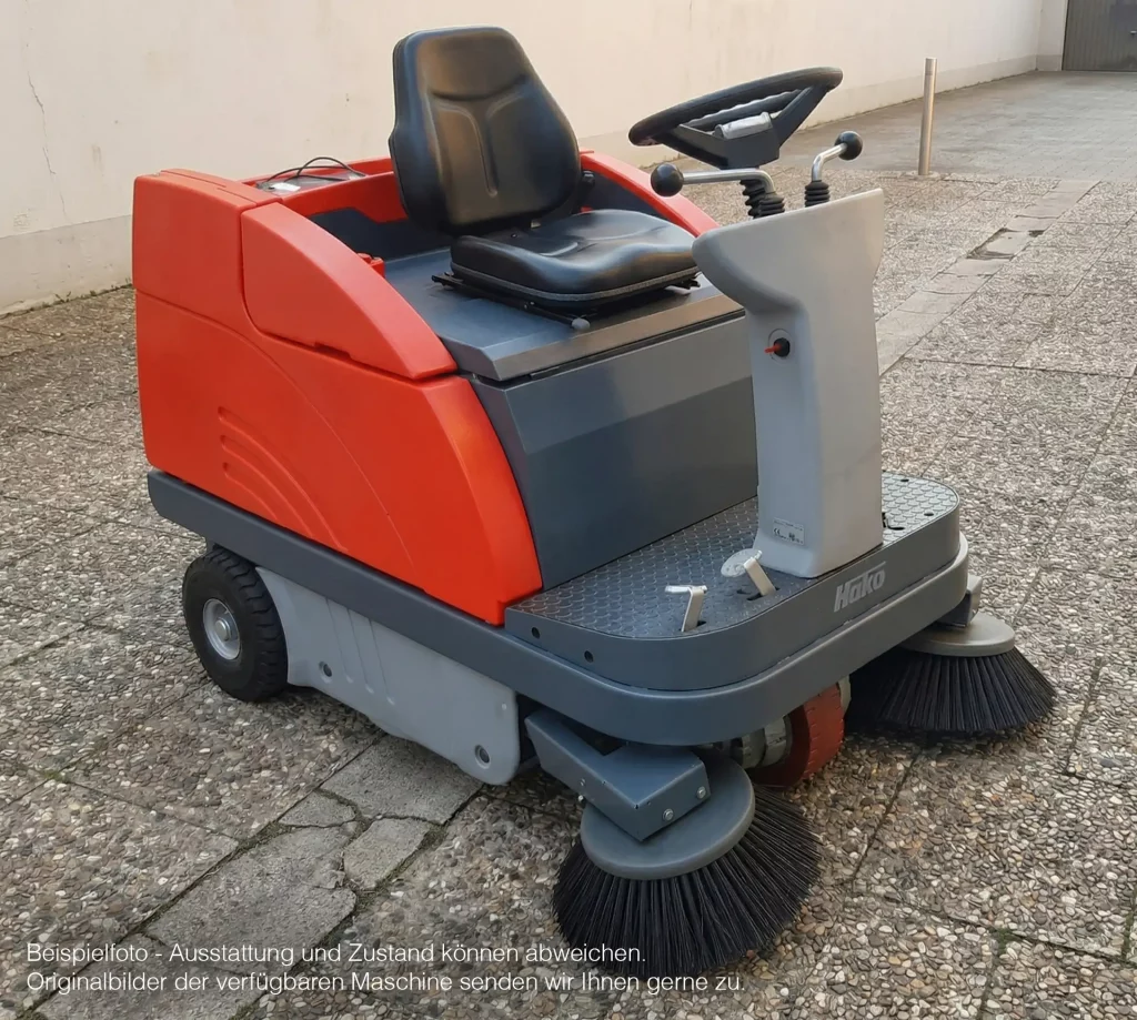 Front / Seitenansicht Hako Sweepmaster B980 R Kehr saug maschine